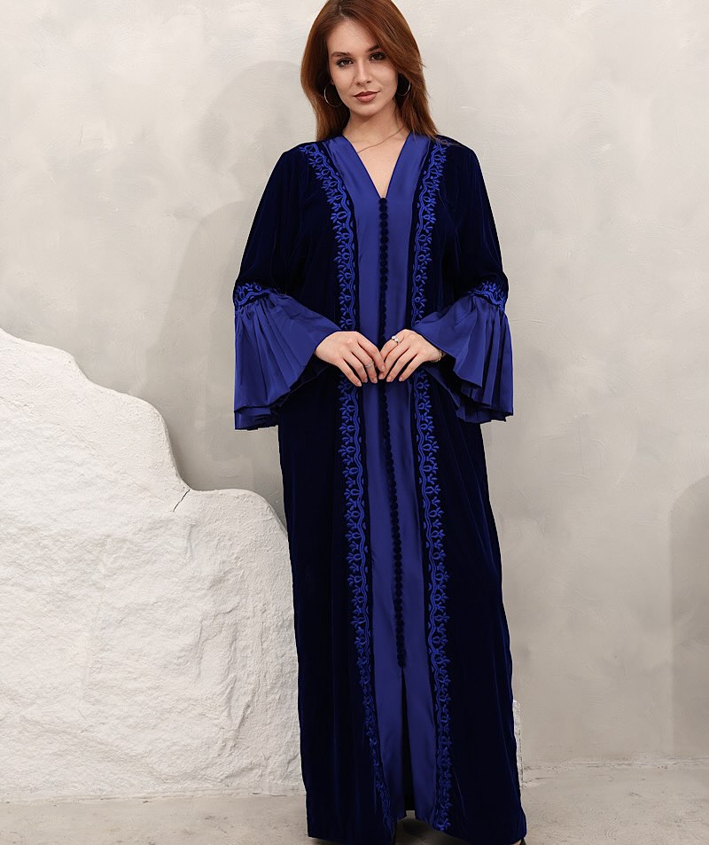 Zulal Two-Piece Navy Blue Velvet Kaftan with Pleated Sleeves | House of Shopie