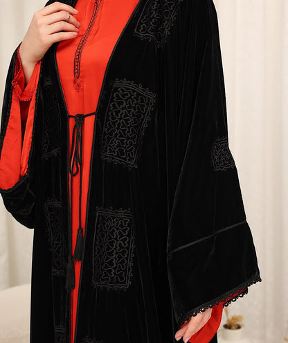 Zulal Two-Piece Velvet Kaftan Set - Black & Red | House of Shopie
