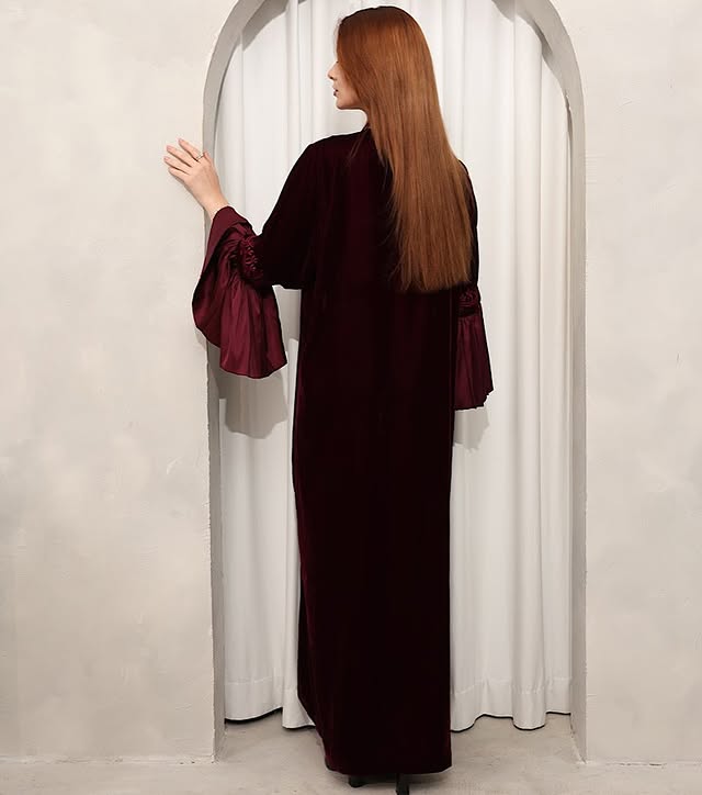 Zulal Two-Piece Burgundy Velvet Kaftan with Pleated Sleeves | House of Shopie