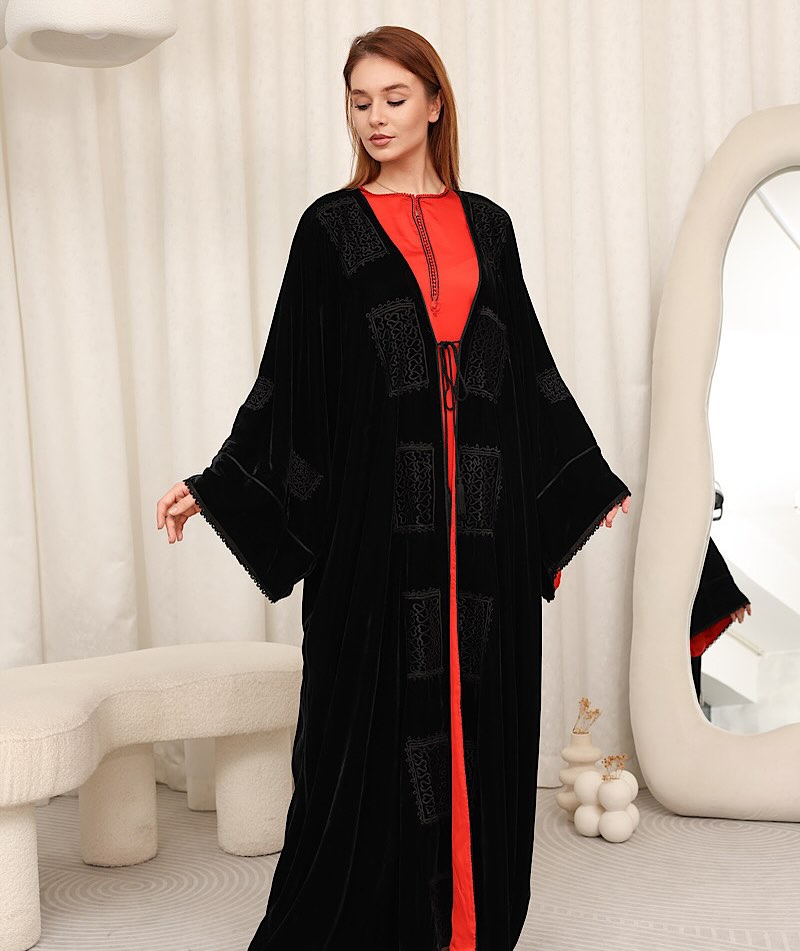 Zulal Two-Piece Velvet Kaftan Set - Black & Red | House of Shopie